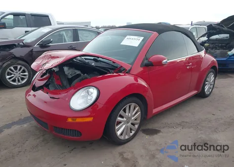 2010 Volkswagen New Beetle 2.5L z USA, uszkodzony, nr VIN 3VWRG3AL7AM004619